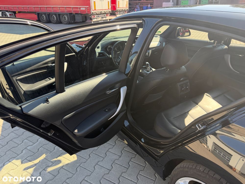 BMW Seria 1 120i M Sport Shadow - 16