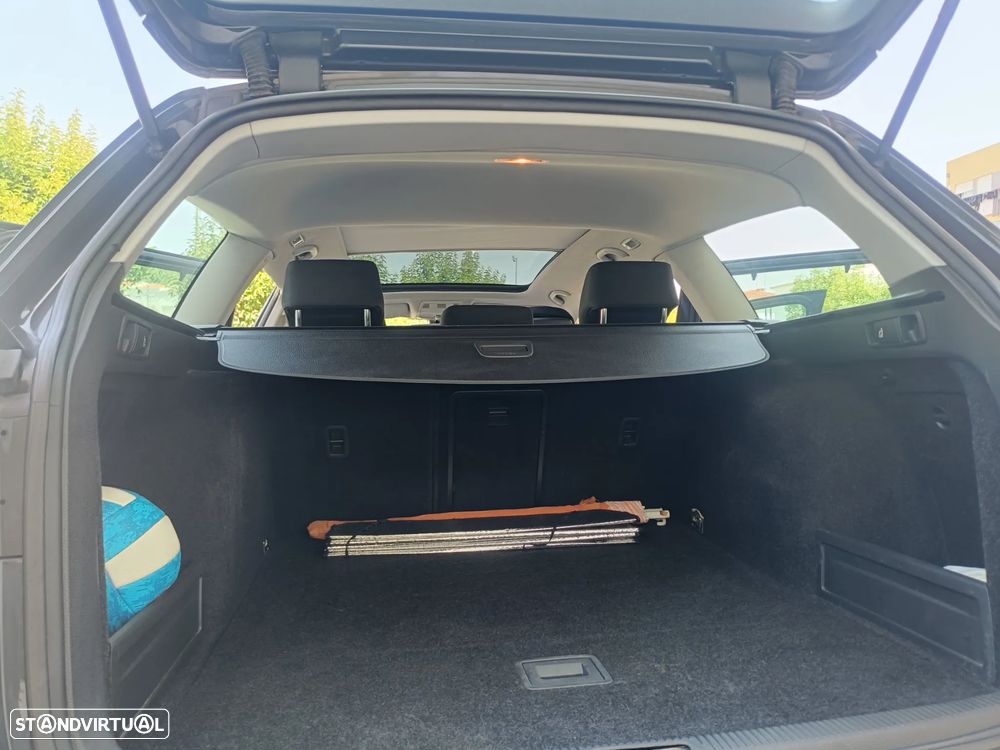 VW Passat Variant 1.6 TDI BlueMotion Comfortline - 9