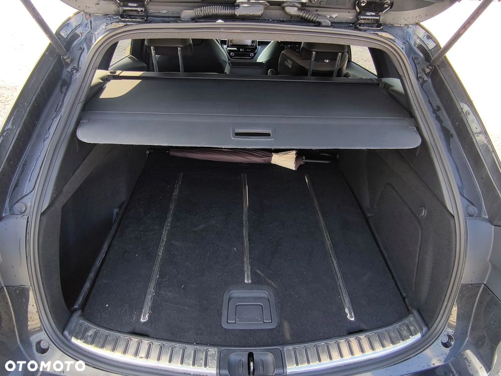 Toyota Corolla 2.0 Hybrid Executive - 9