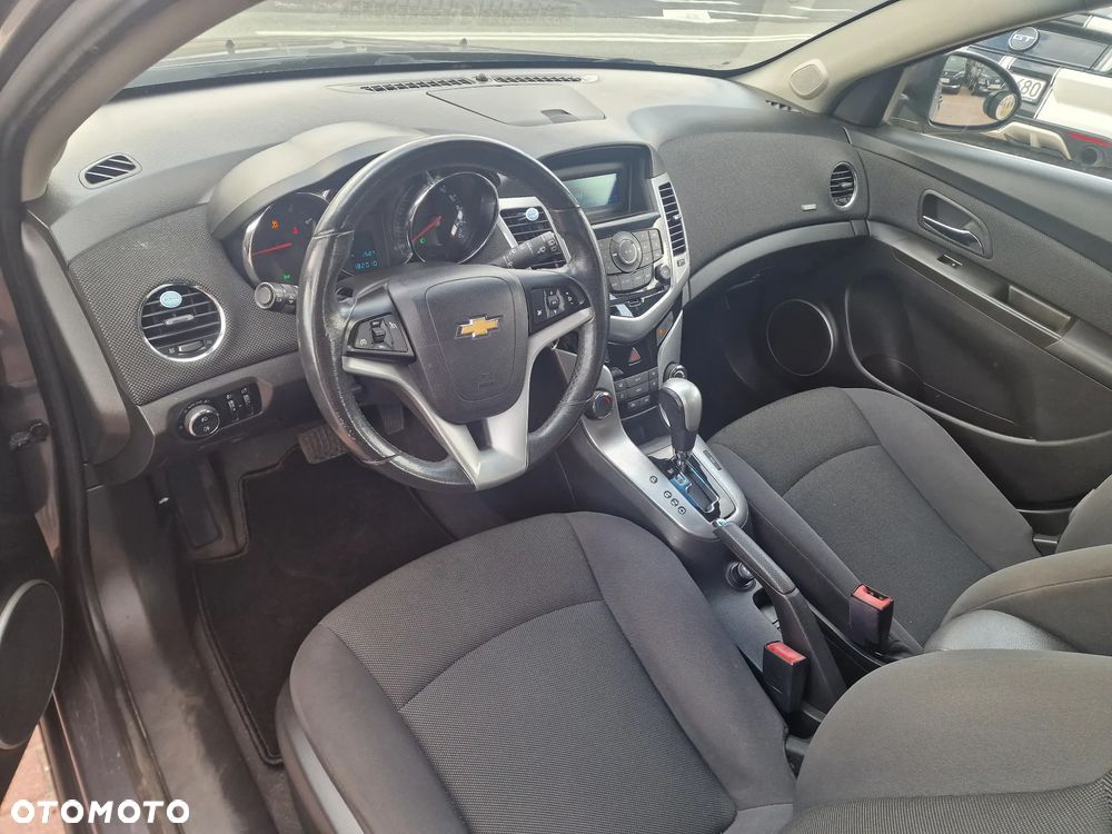 Chevrolet Cruze 1.8 LT+ - 9