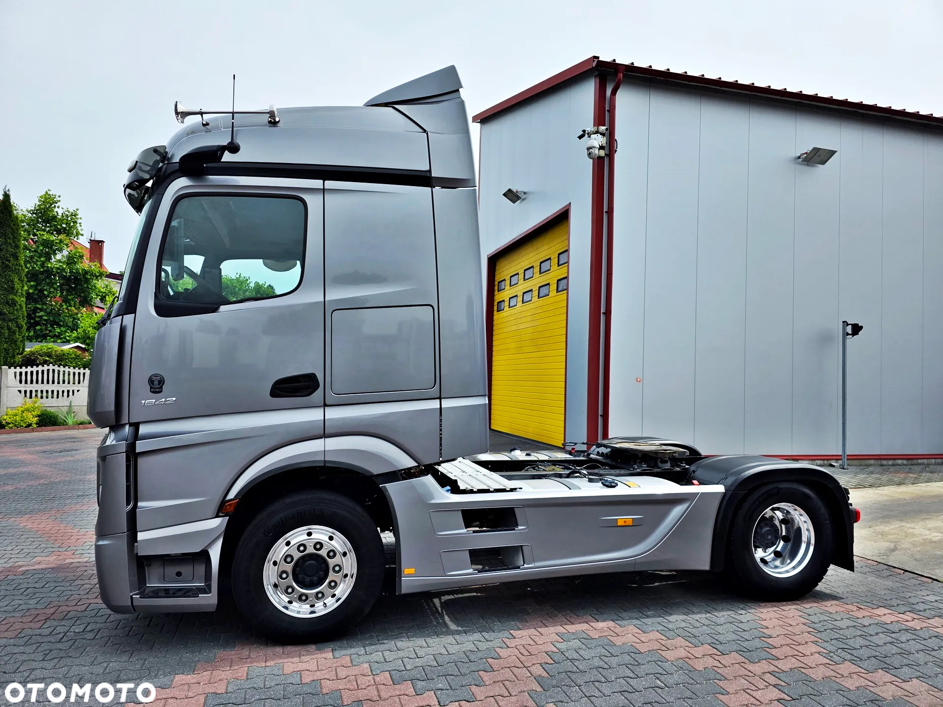 Mercedes-Benz ACTROS 1842 MP5 / Metalik / 263 000 km / Standard 315/70/22.5 - 4