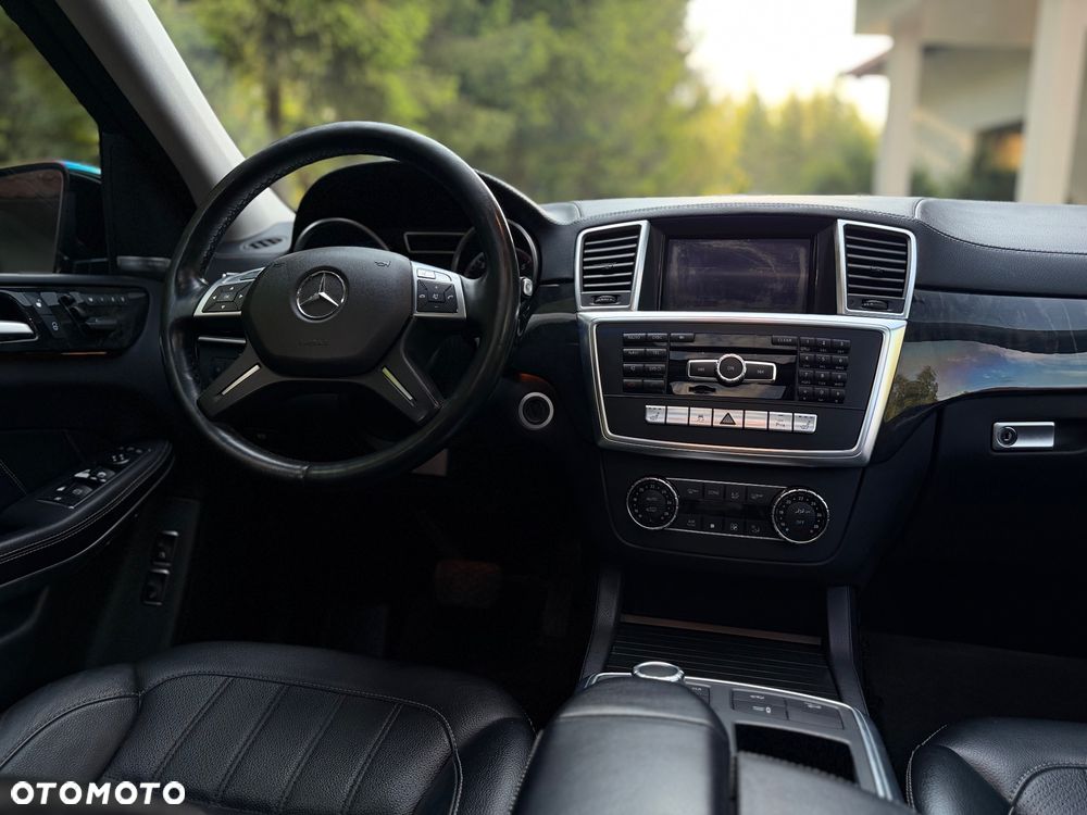 Mercedes-Benz GL 350 BlueTEC 4-Matic - 11