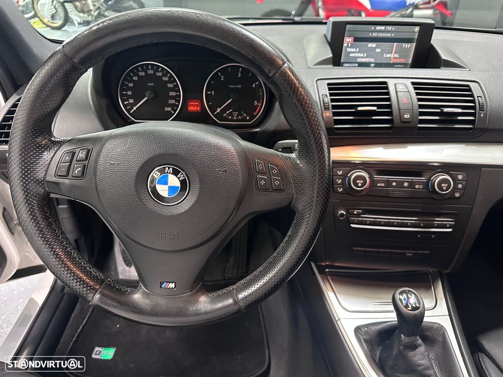 BMW 118 d Pack M - 8