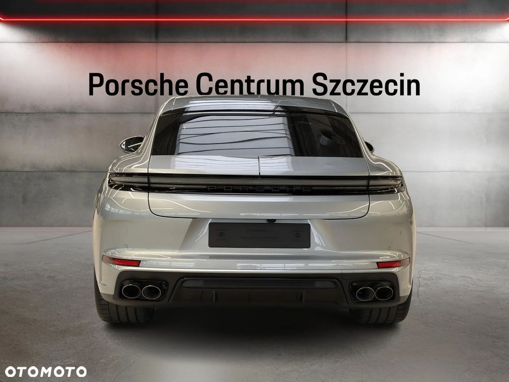 Porsche Panamera - 4