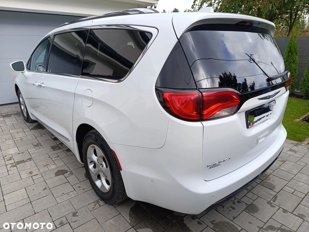 Chrysler Pacifica - 7