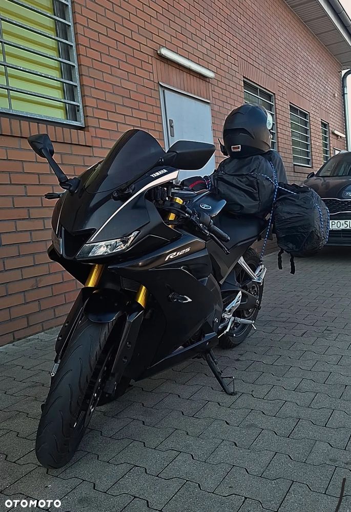 Yamaha YZF - 17