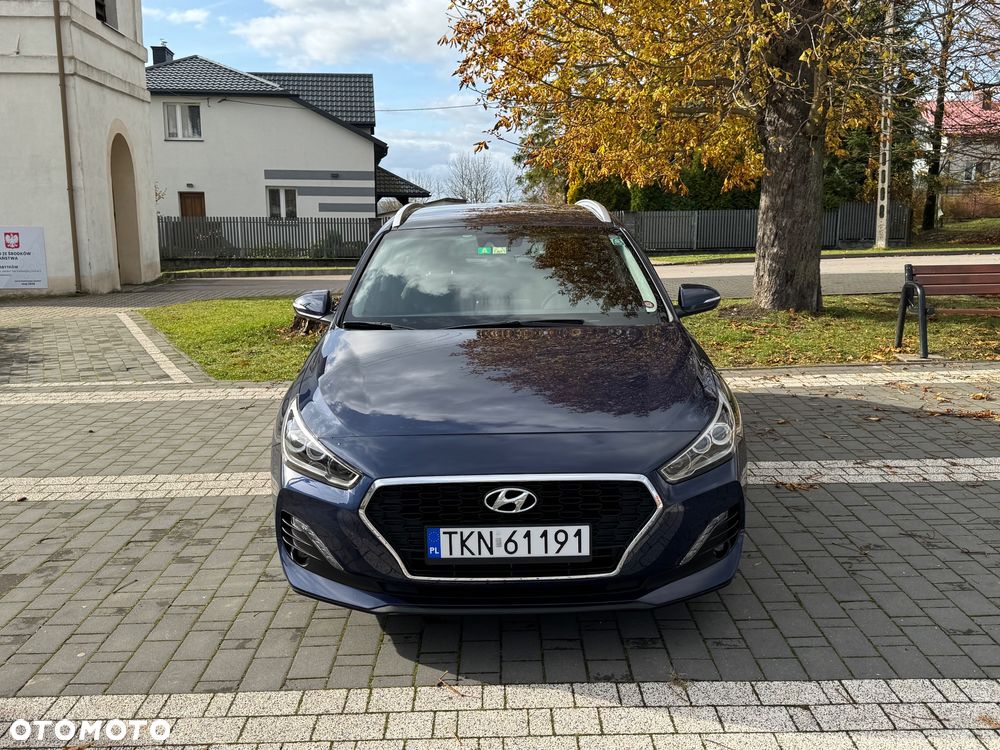 Hyundai i30 Fastback 1.6 CRDI Premium DCT - 9
