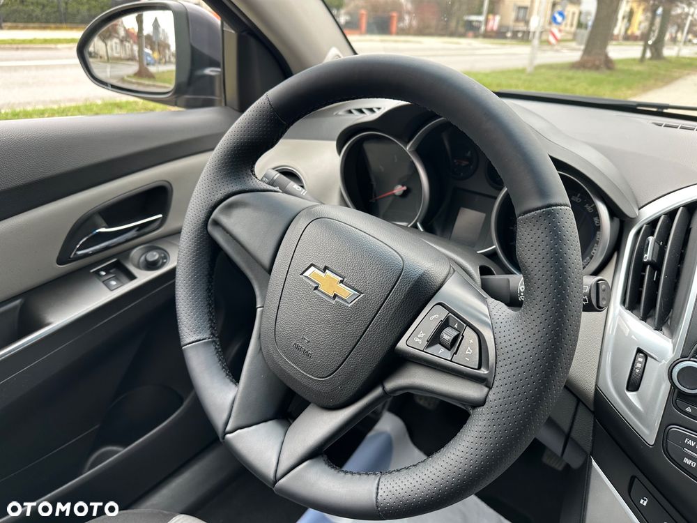 Chevrolet Cruze 1.6 LT - 19
