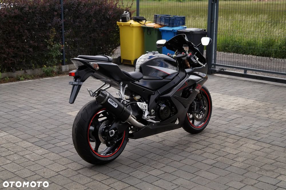 Suzuki GSX-R - 11