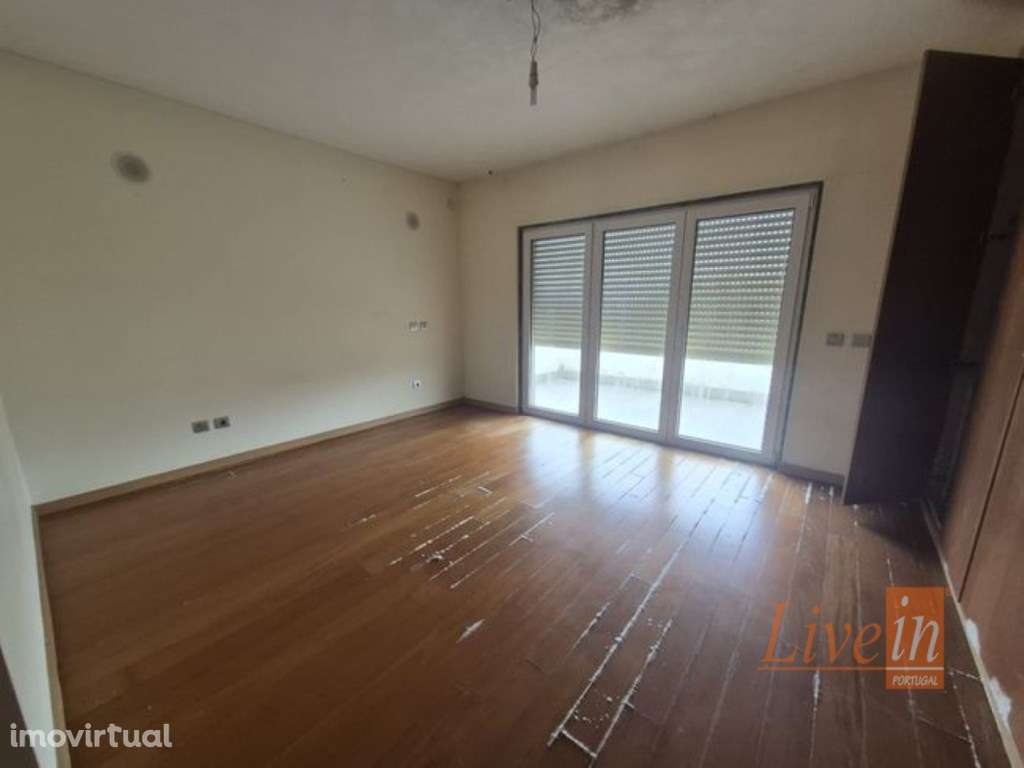 Moradia T4 com piscina e jardim na Ericeira - Grande imagem: 5/13