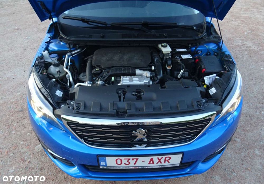 Peugeot 308 - 8