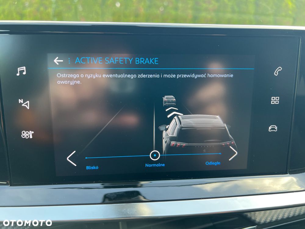 Peugeot 2008 BlueHDi 130 Allure S&S EAT8 - 19