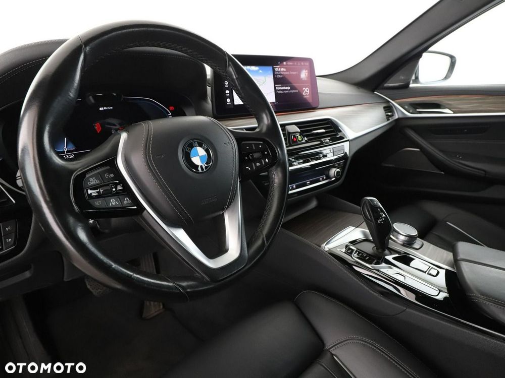 BMW Seria 5 530e xDrive Luxury Line - 16