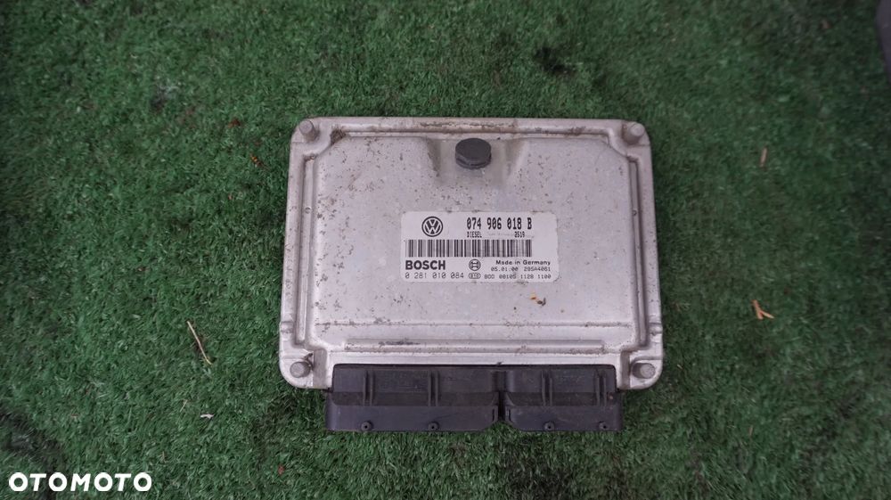 Volkswagen Transporter T4 2.5TDI sterownik komputer silnika 0281010084 - 1