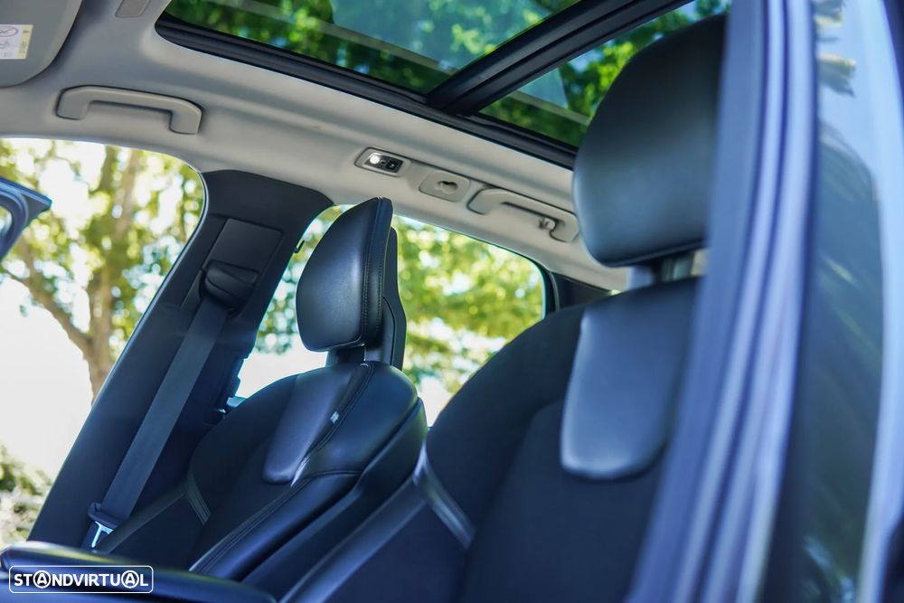 Volvo XC 60 2.0 T8 PHEV Momentum Plus AWD - 54