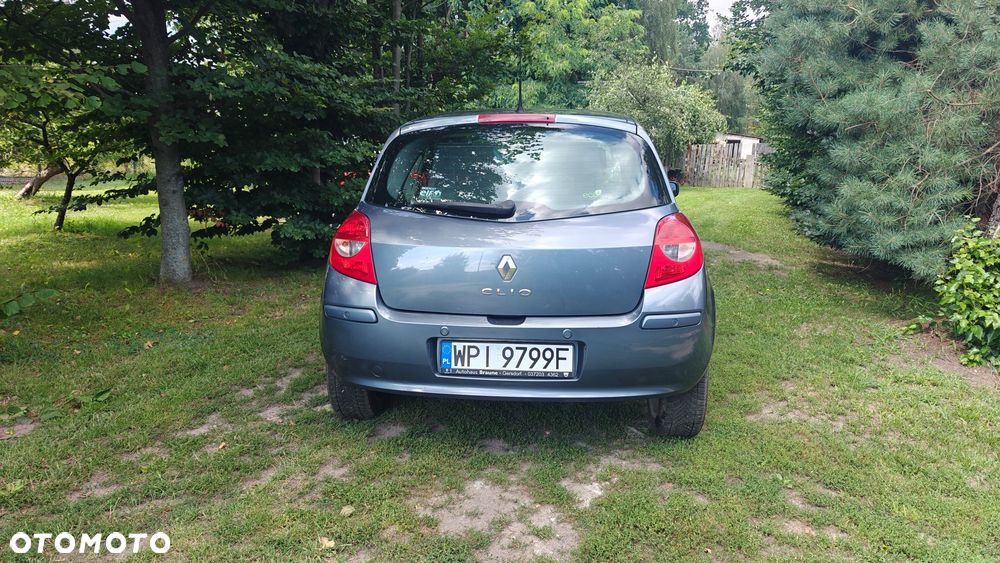 Renault Clio - 7