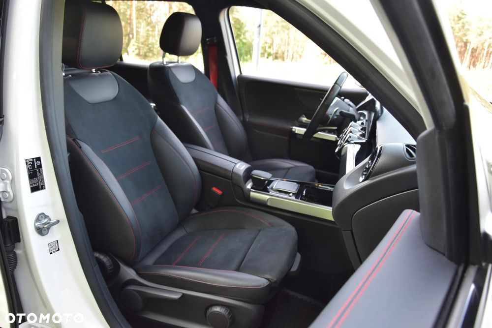 Mercedes-Benz GLB - 8