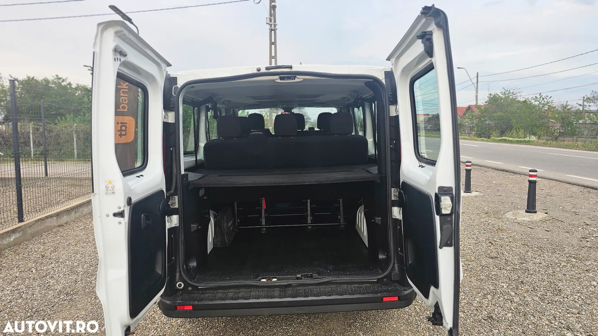 Renault Trafic - 16