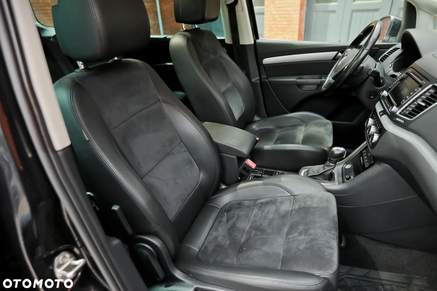 Volkswagen Sharan 2.0 TDI DSG BlueMotion Technology Highline - 28