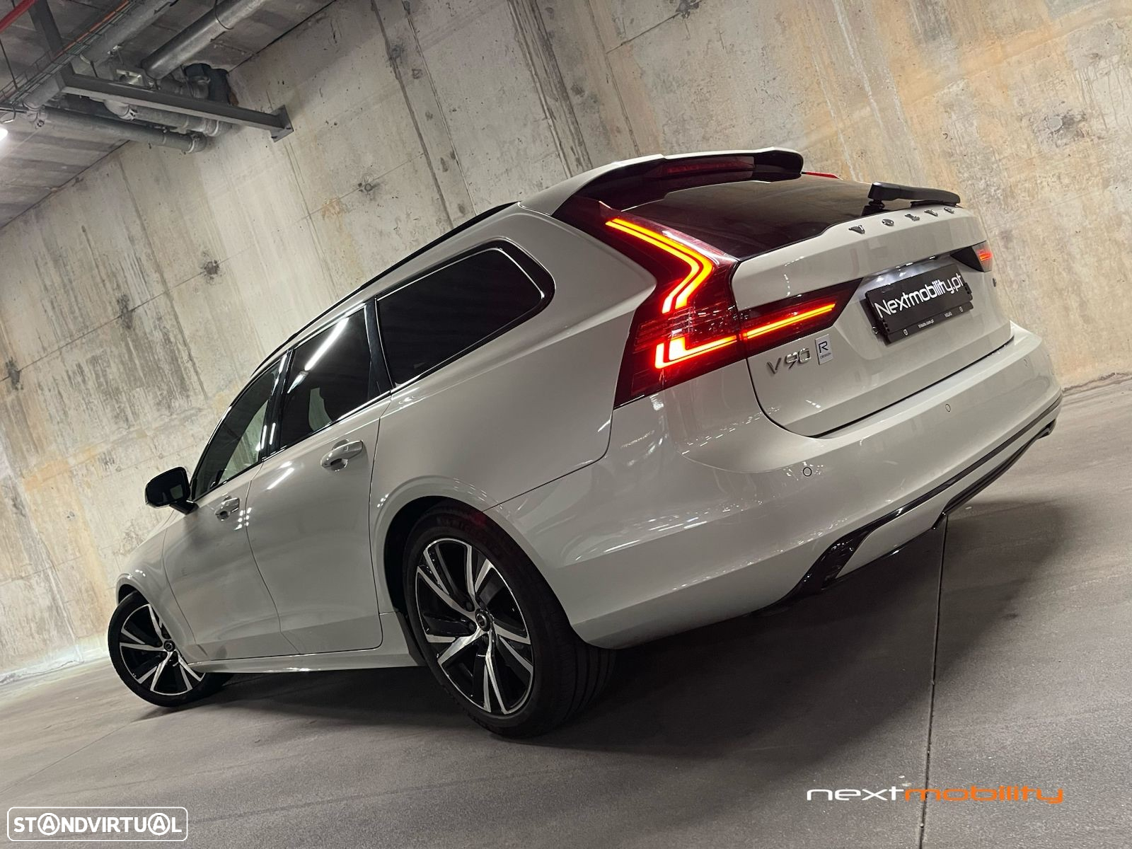 Volvo V90 2.0 B4 R-Design Geartronic - 6