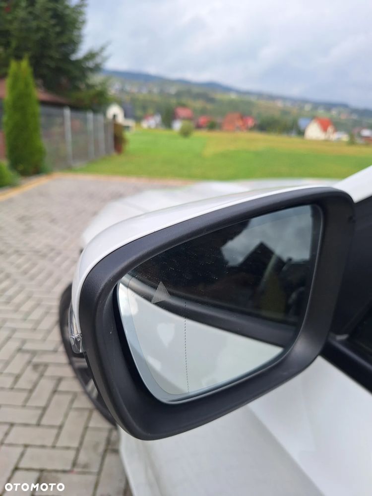BMW Seria 3 330i xDrive Sport Line sport - 25