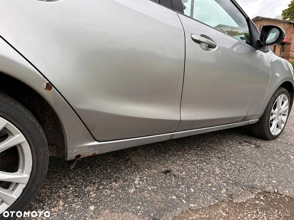 Mazda 2 - 6