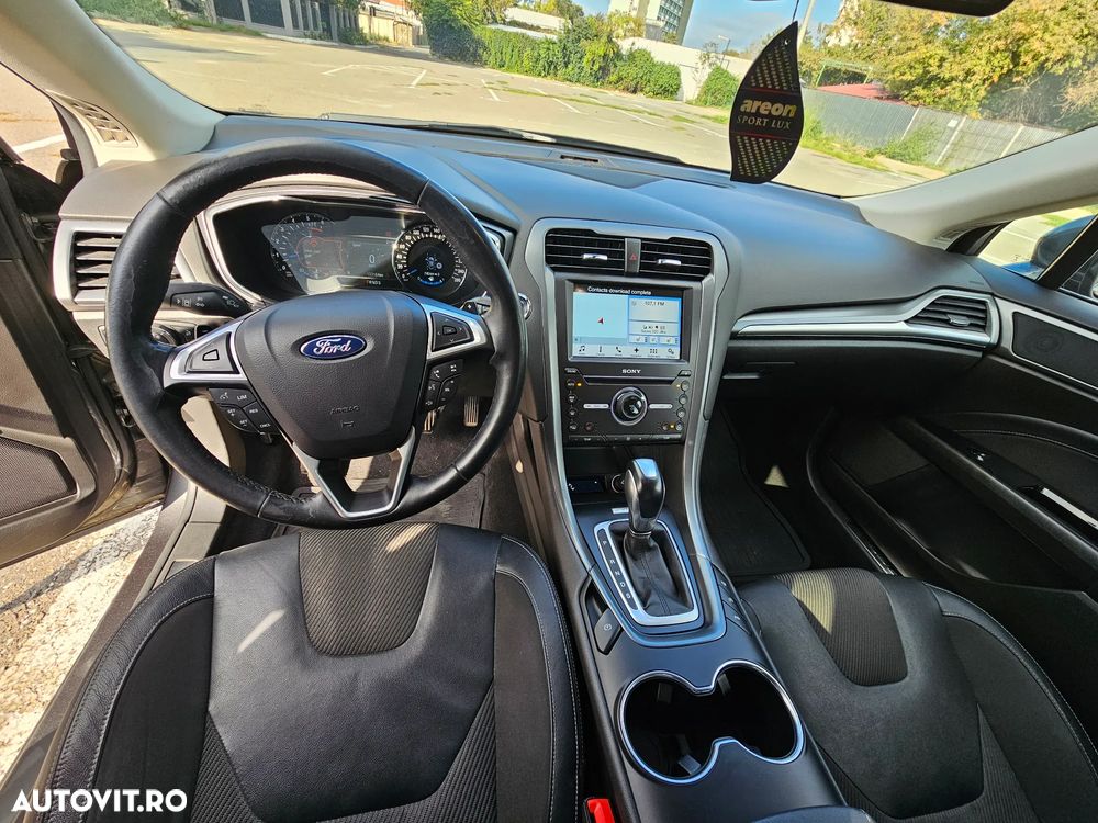 Ford Mondeo 2.0 TDCi Powershift AWD - 11