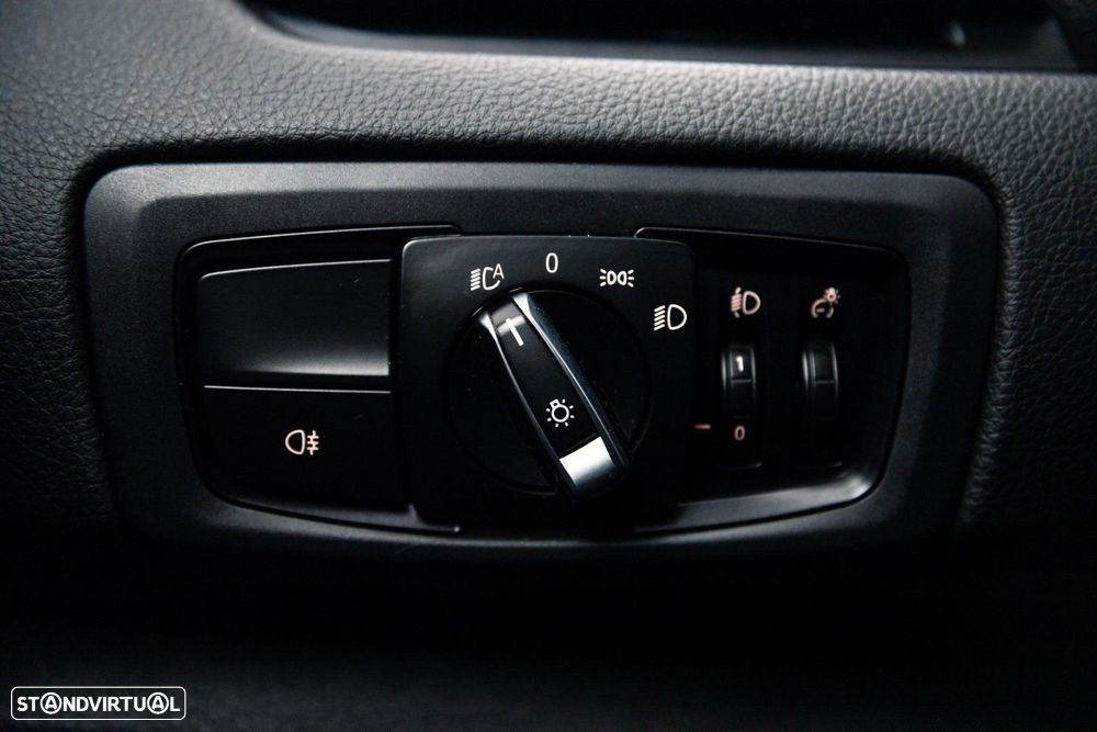 BMW 218 Active Tourer i Advantage Auto - 25