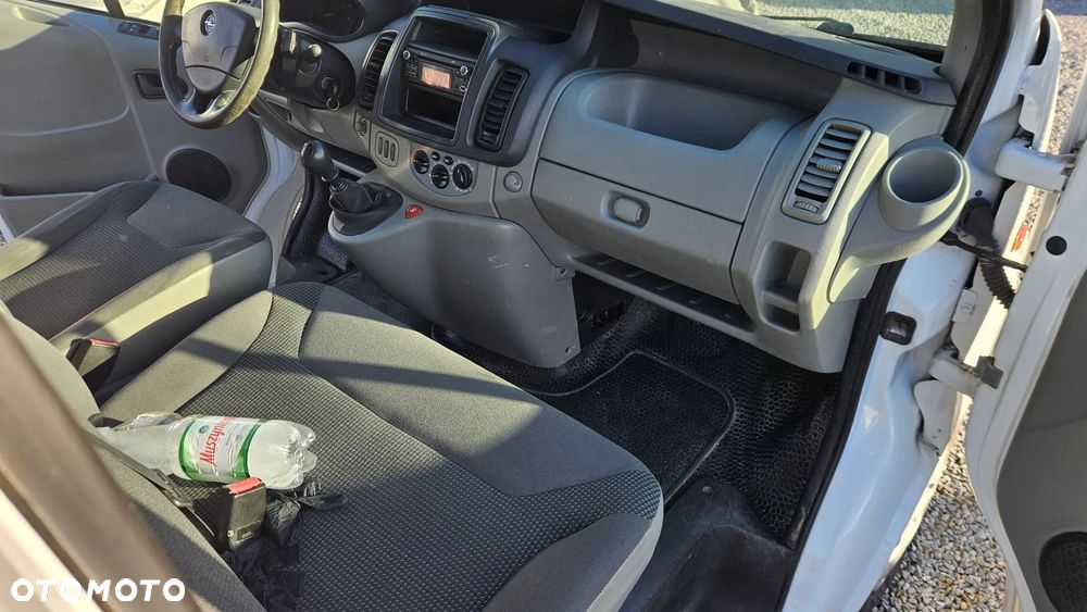 Opel Vivaro - 8