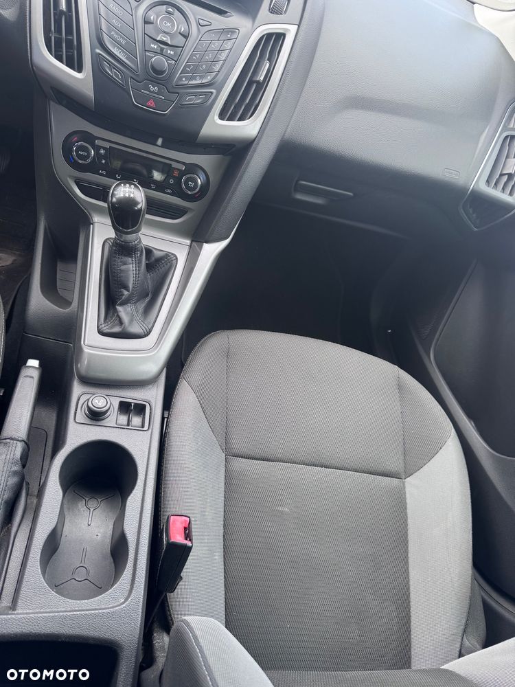 Ford Focus 1.6 Ambiente - 12