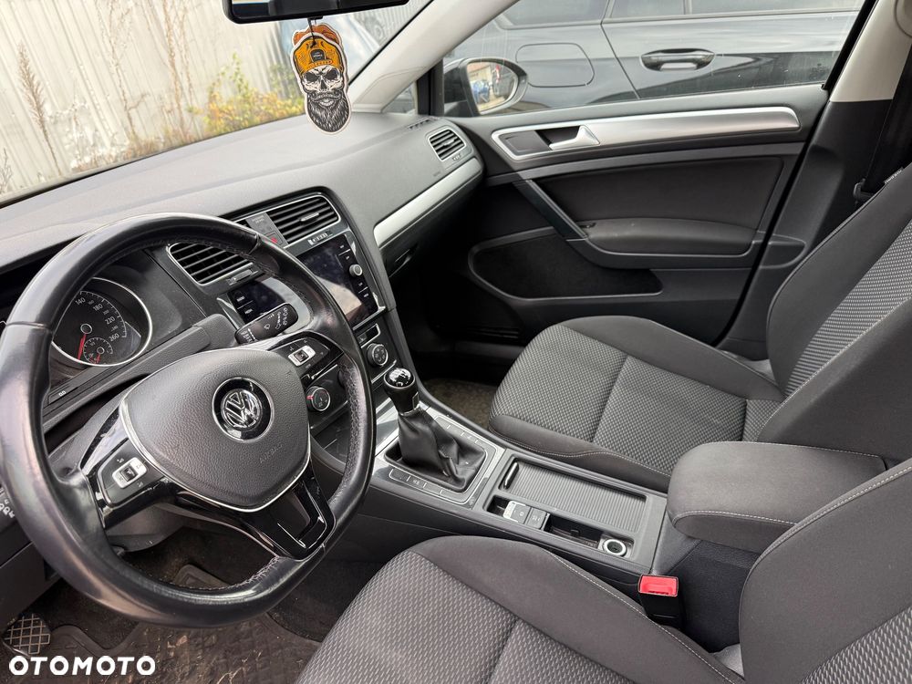 Volkswagen Golf - 15