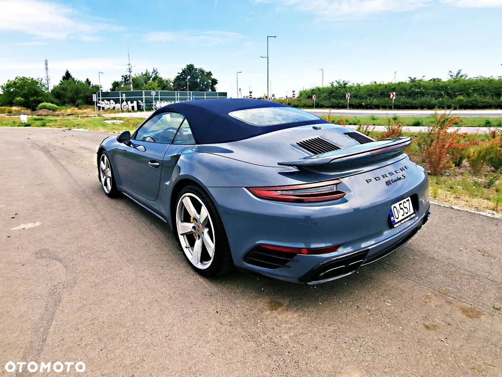Porsche 911 Turbo S Cabriolet - 8