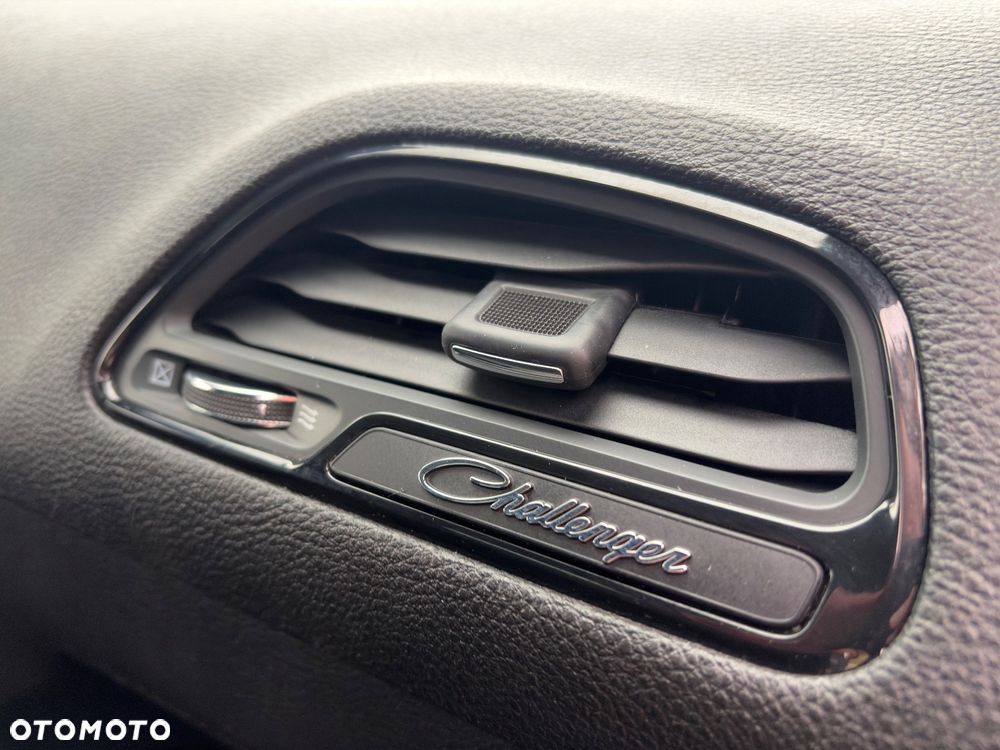Dodge Challenger 3.6 GT AWD - 25