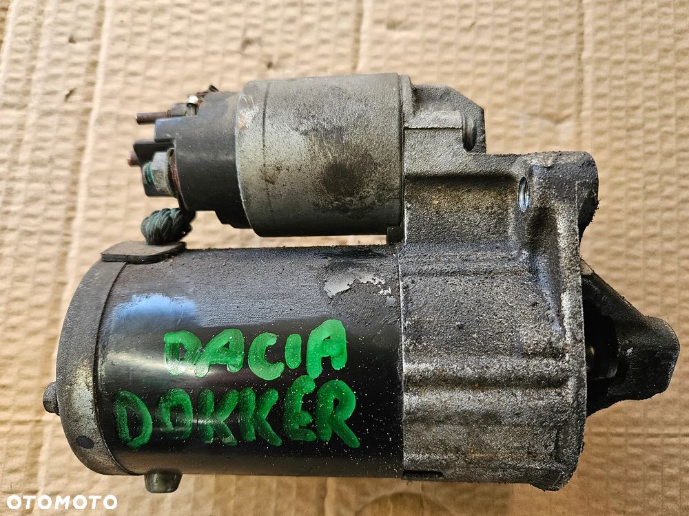 Dacia Dokker 1.6 8V rozrusznik 8200815083 - 1