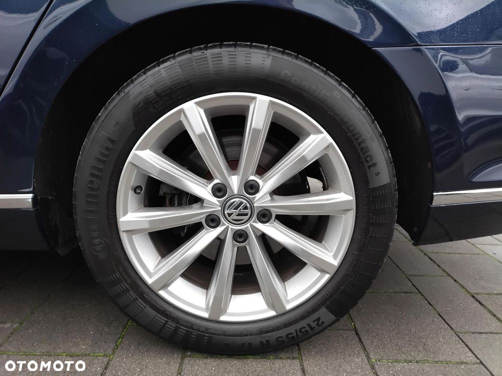Volkswagen Passat - 26