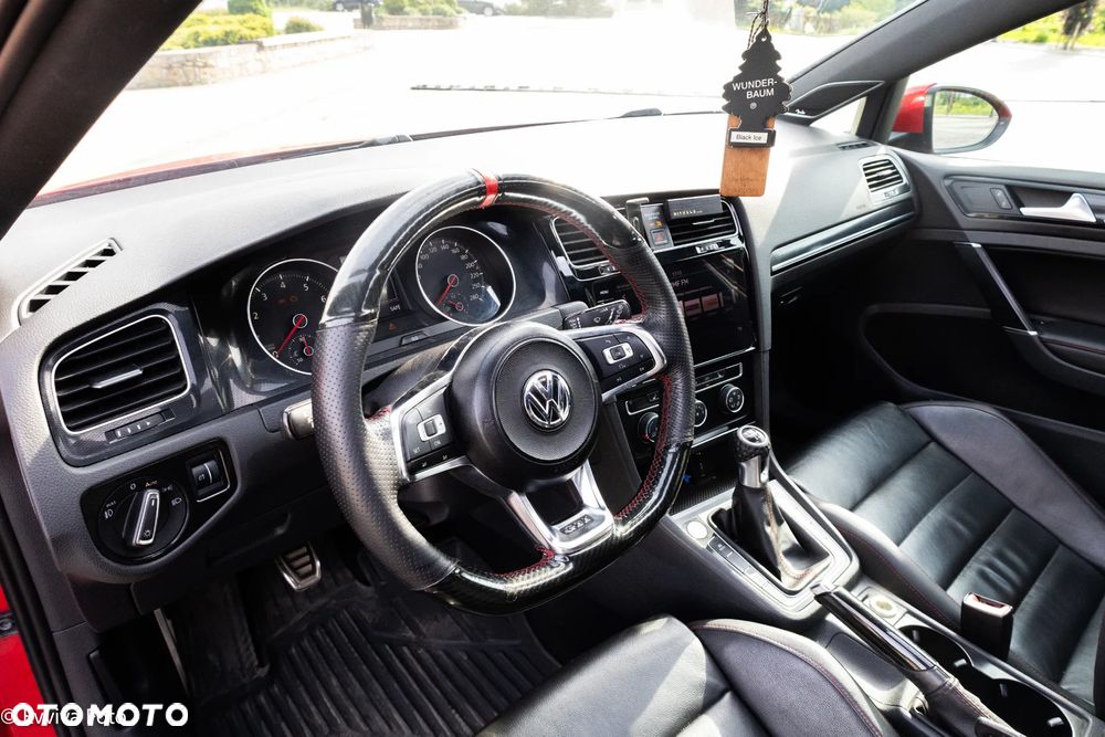 Volkswagen Golf - 16