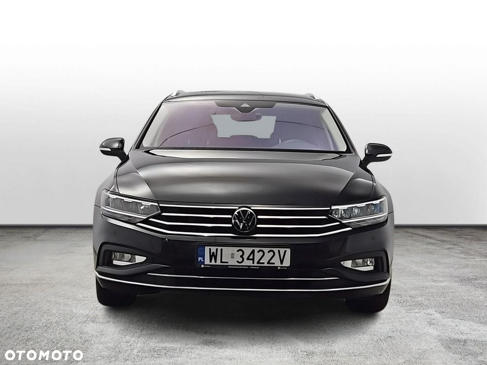 Volkswagen Passat Variant 2.0 TDI EVO Elegance DSG - 9