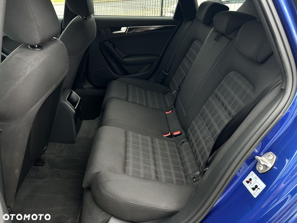 Audi A4 Avant 1.8 TFSI quattro S line Sportpaket - 24