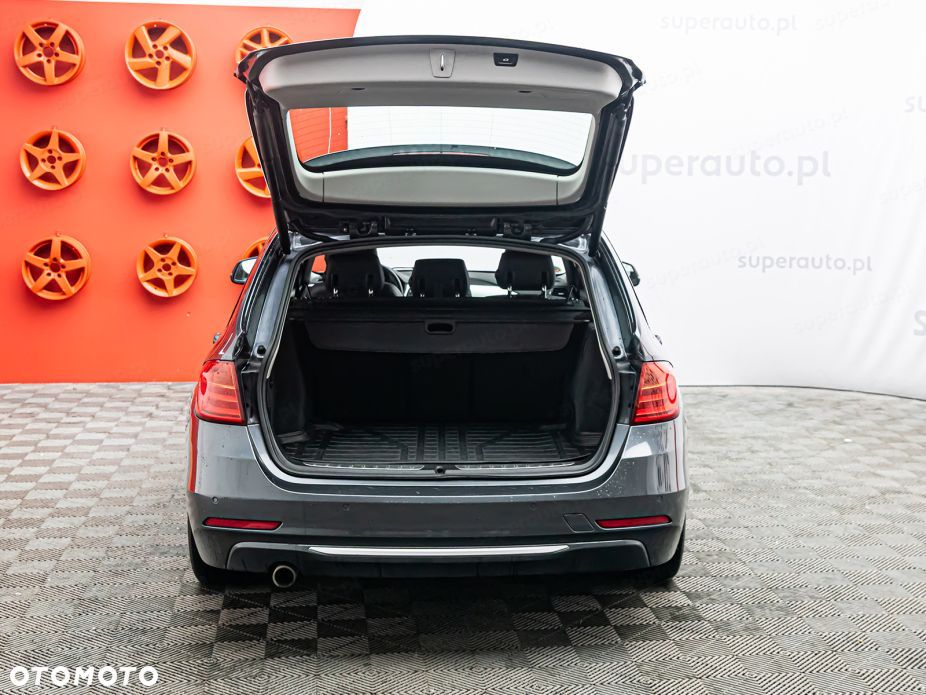 BMW Seria 3 320d - 25