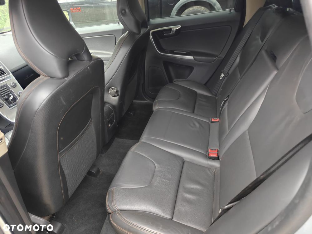 Volvo XC 60 3.2 AWD Momentum - 8