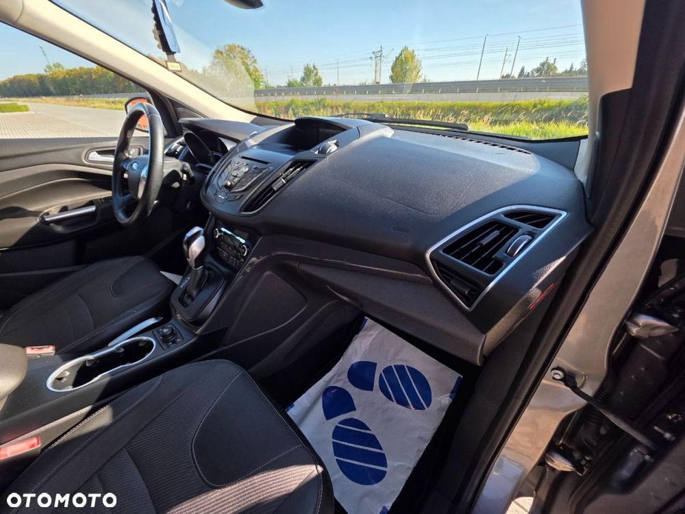 Ford Kuga - 24