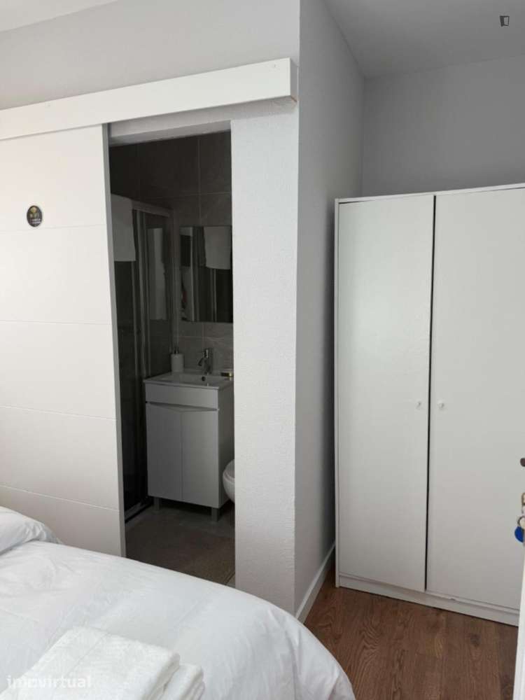 Quarto - localizado em Amadora Lisbon - Grande imagem: 3/26
