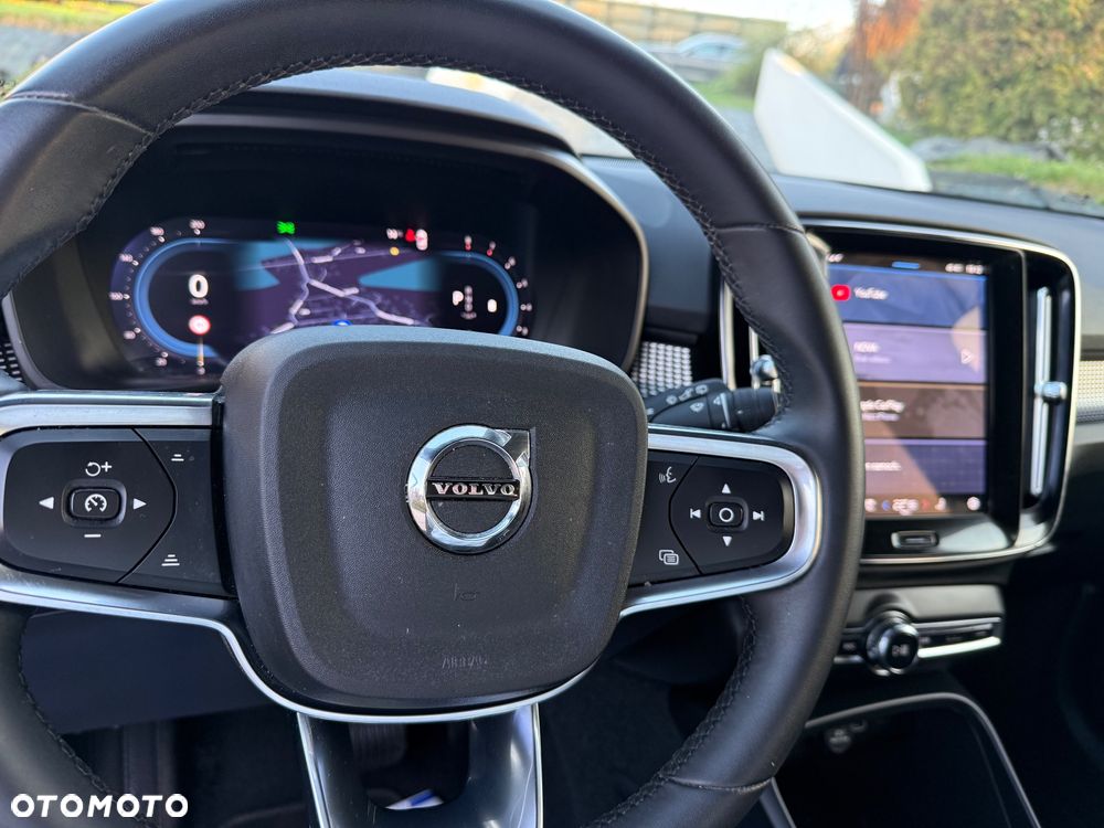 Volvo XC 40 B4 B DKG Plus Black Edition - 26