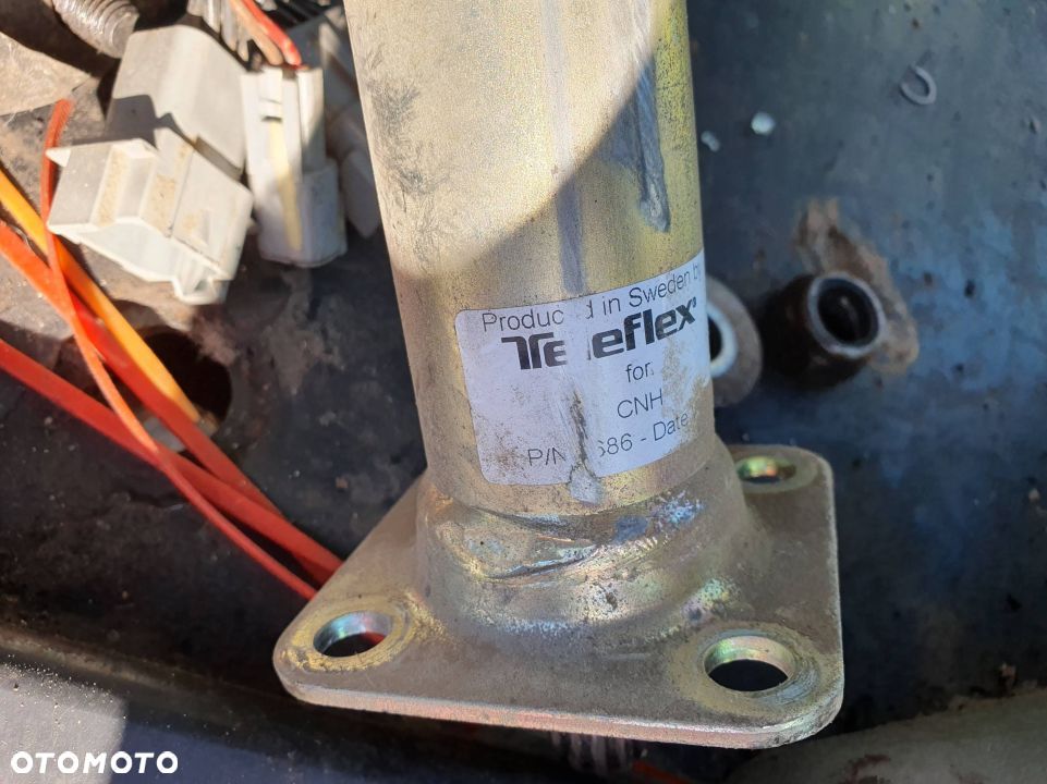 KOLUMNA KIEROWNICZA CASE MAGNUM 280 + KIEROWNICA - 2