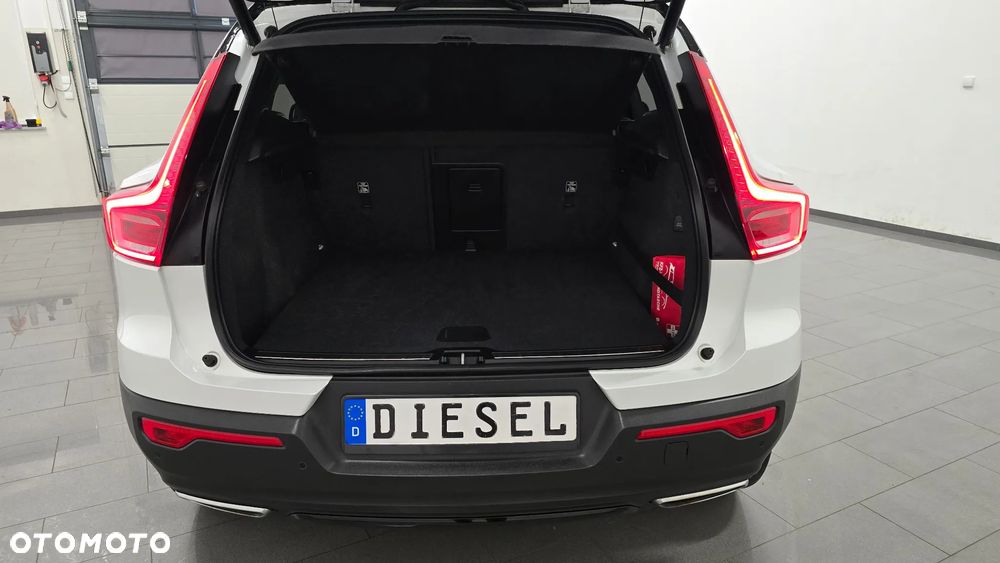 Volvo XC 40 D4 AWD Geartronic R-Design - 5
