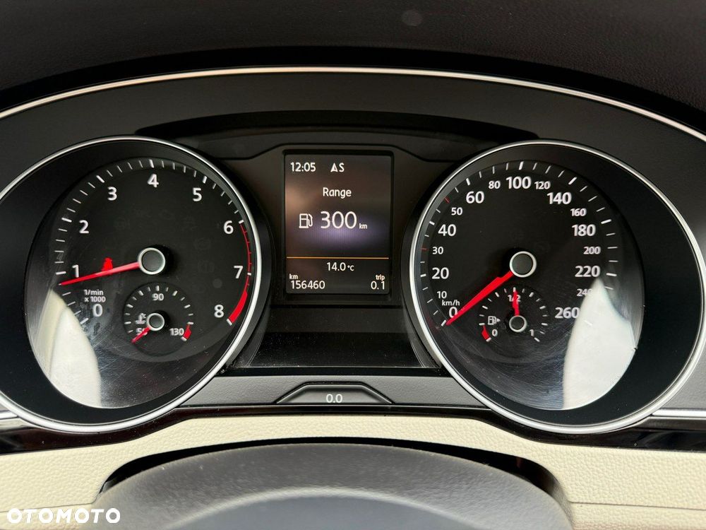 Volkswagen Passat - 13