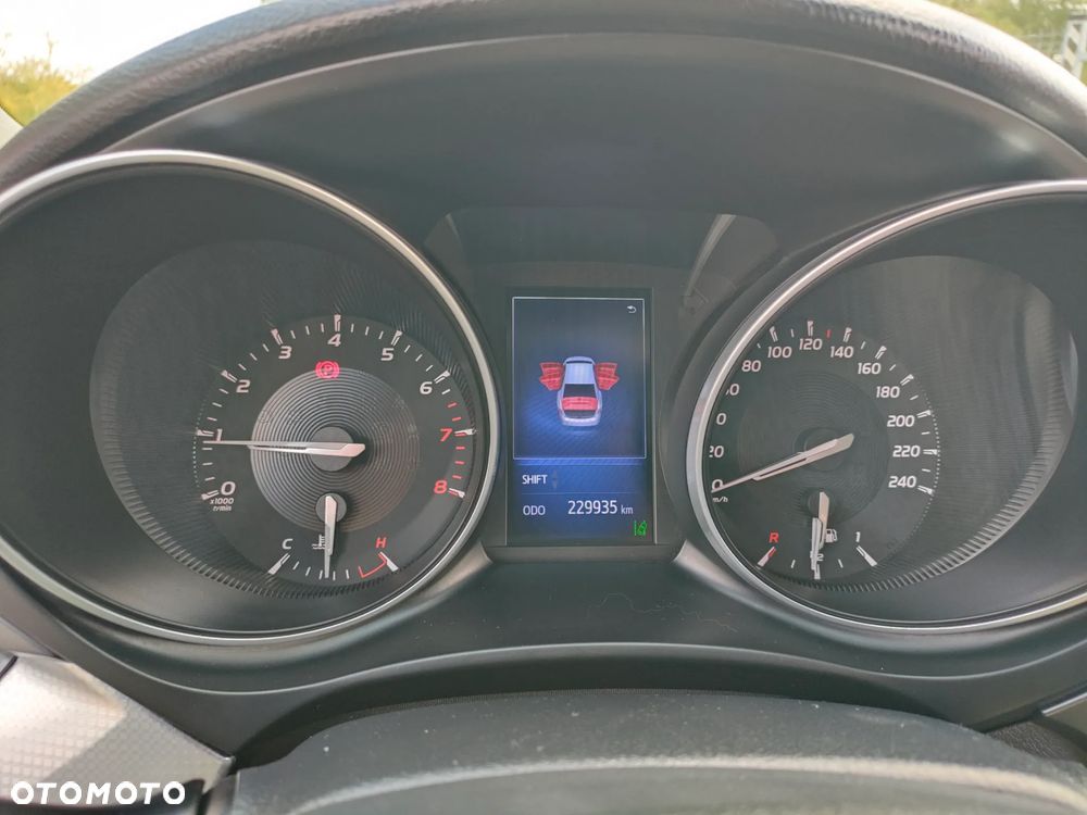 Toyota Avensis 1.8 Premium - 27