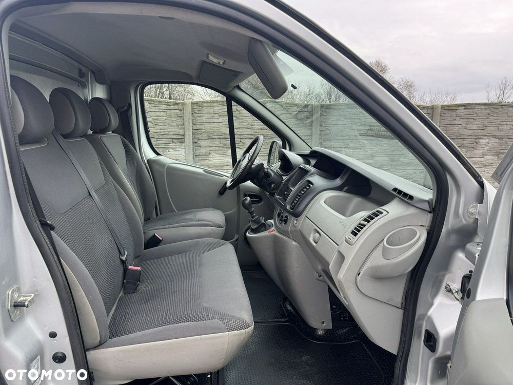 Opel Vivaro - 11