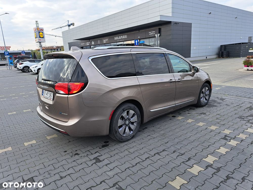 Chrysler Pacifica - 7