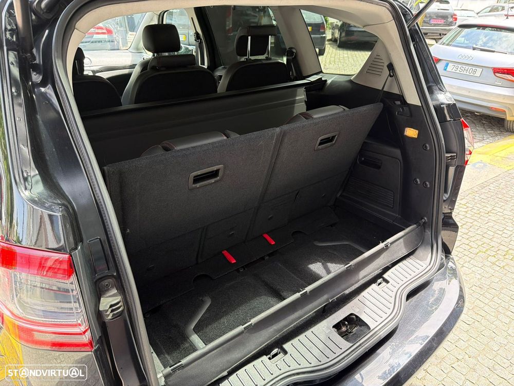 Ford S-Max 2.2 TDCi Titanium 7L - 21